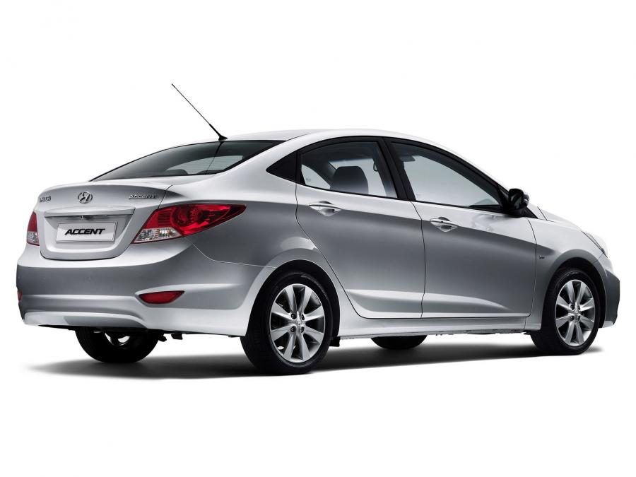  Hyundai Accent Sedan 2010 года  (фото 9 из 13)